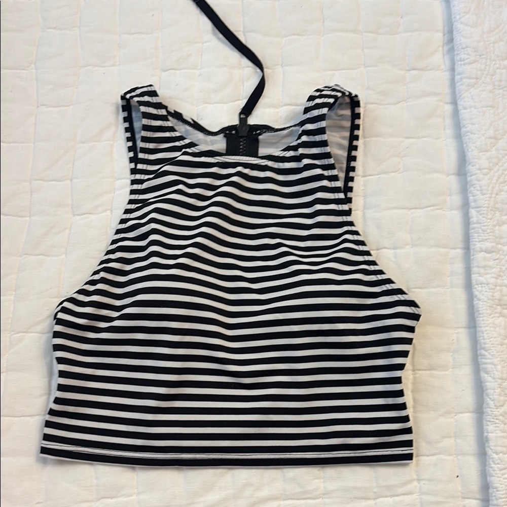 Black and White Sleeveless Crop Tank Top